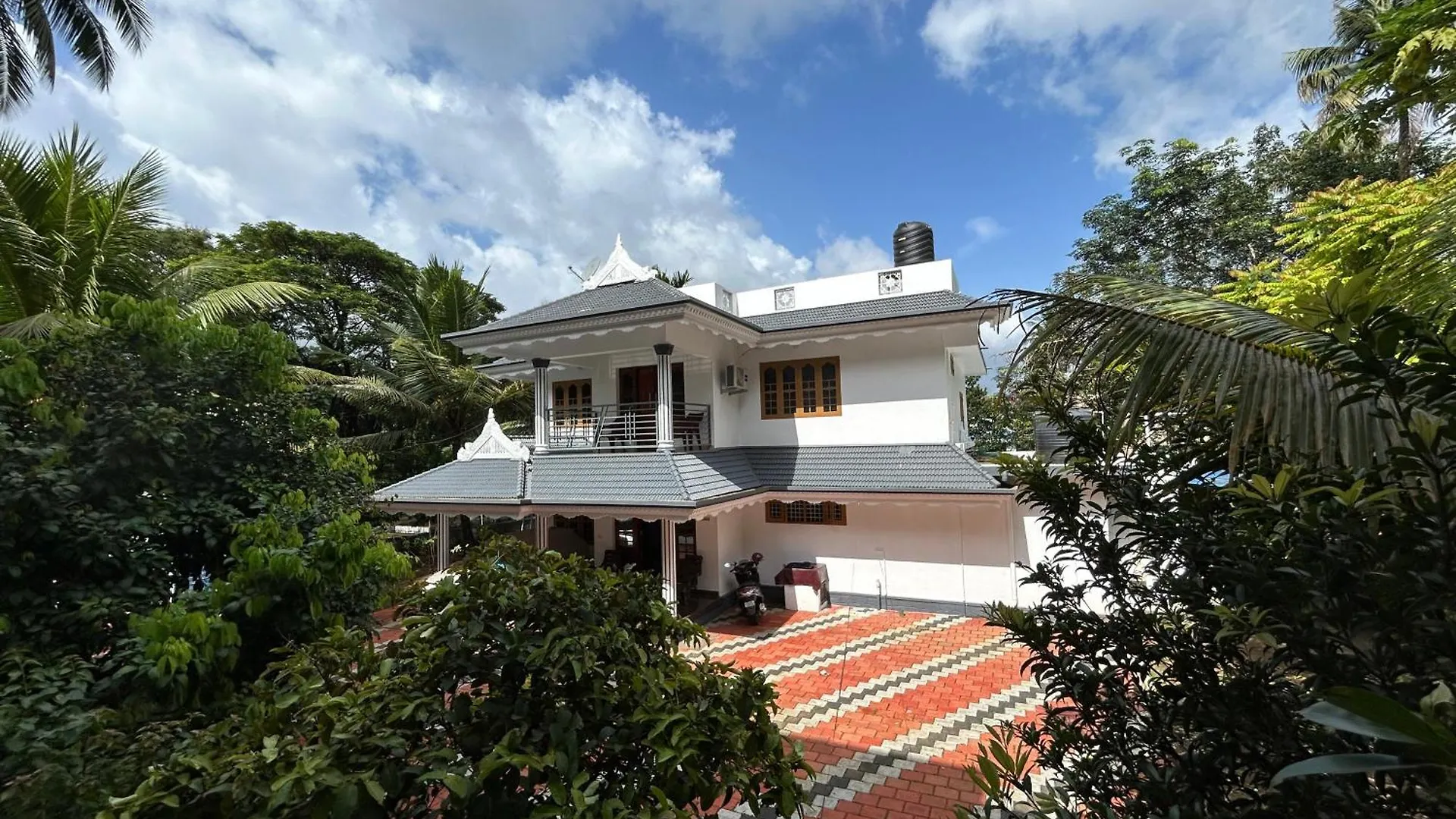 Puzhayoram Homestay Thrissur